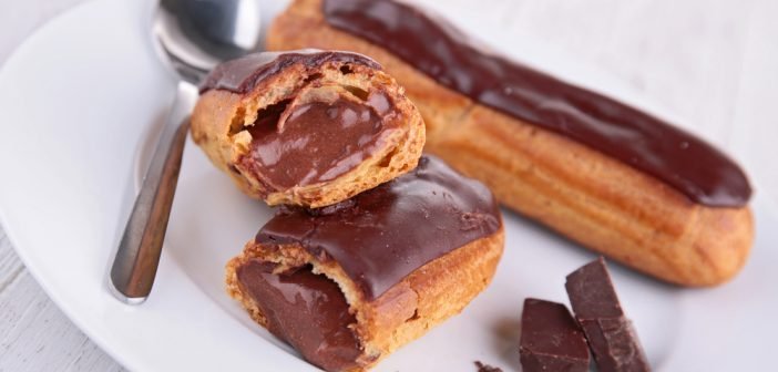 Éclair au chocolat